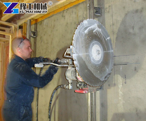 Diamond blade wall saw for bridge renovation