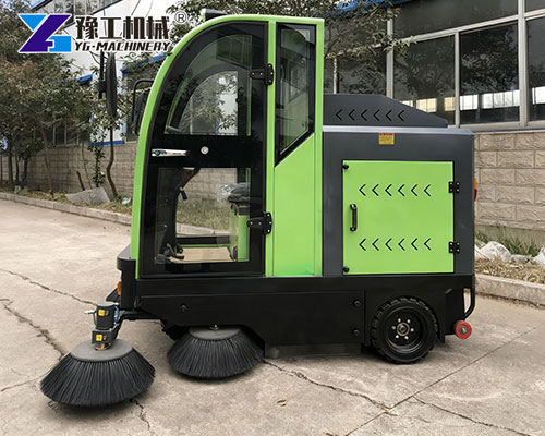 YG ride-on floor sweeper is working efficiently