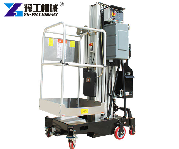 Mobile mast lift in warehouse use