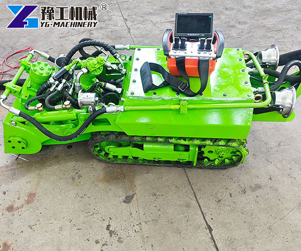tank sludge cleaning robot with camera