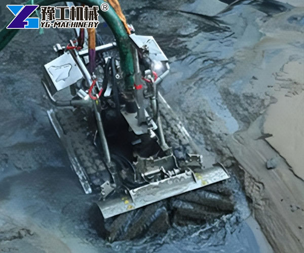 refinery storage tank cleaning machine