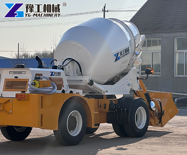 Self-Loading Concrete Mixer Truck For Sale Display