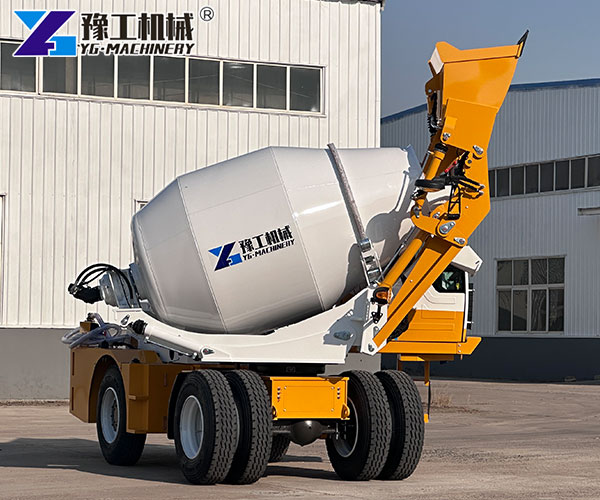 Self-Loading Concrete Mixer Truck Loading Sand Gravel