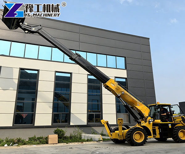 construction telescoping forklift on job site