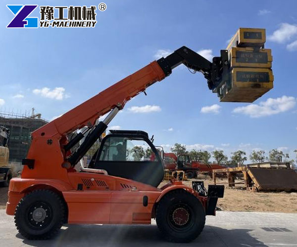 telehandler forklift outdoor logistics yard